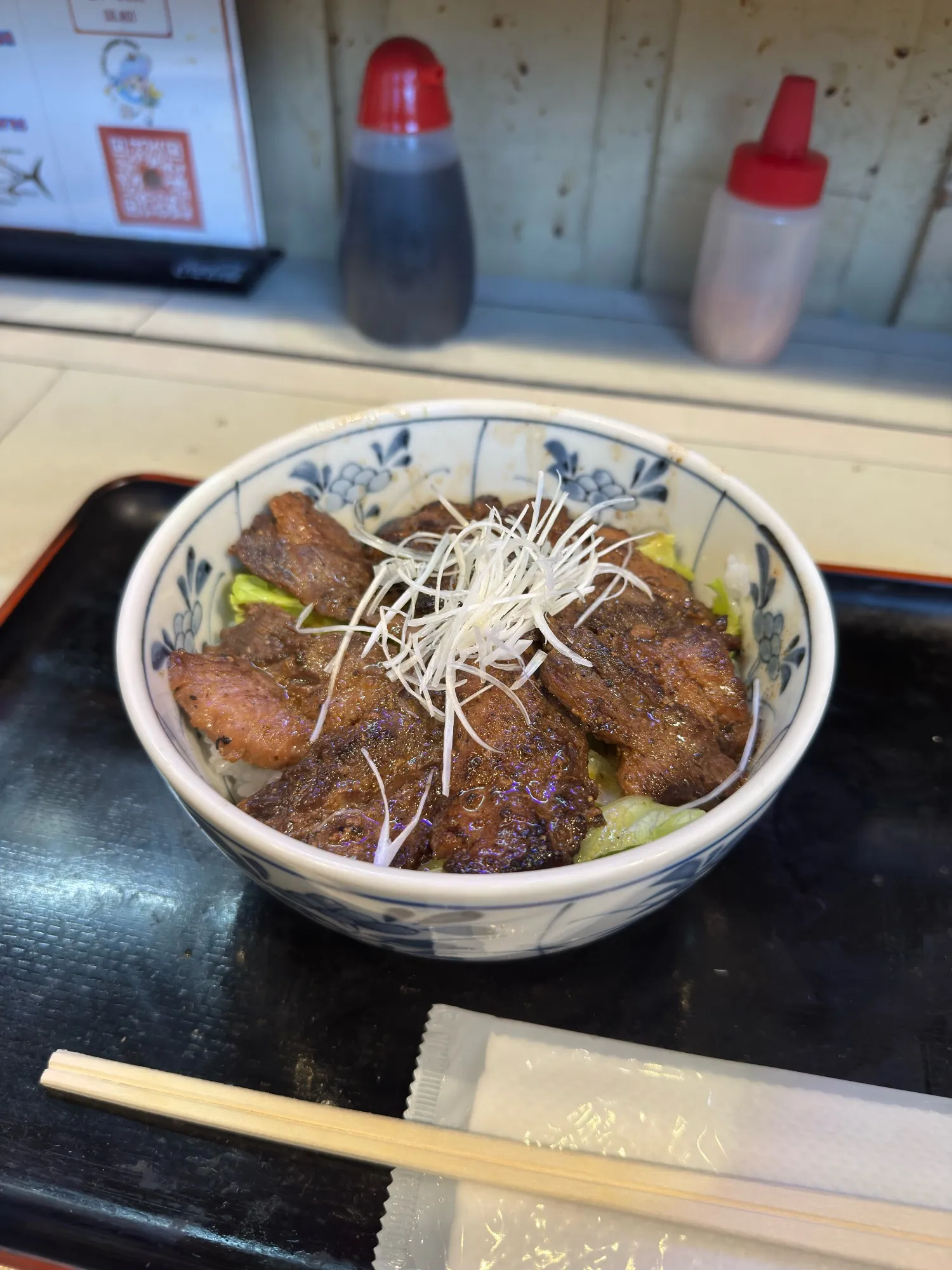 まくろほほ肉ステーキ丼